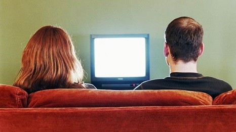 Televizyon Seyrederken Geçirdiğiniz Zamanı, Arkadaşlarınızla Oyun Oynayarak Geçirirseniz Bunun Sizlere Nasıl Bir Katkısı Olabilir