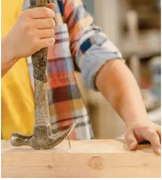 çiviyi çıkarmak için neden çekiç