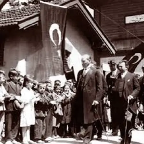 23 Nisan’da çocuklarla birlikte